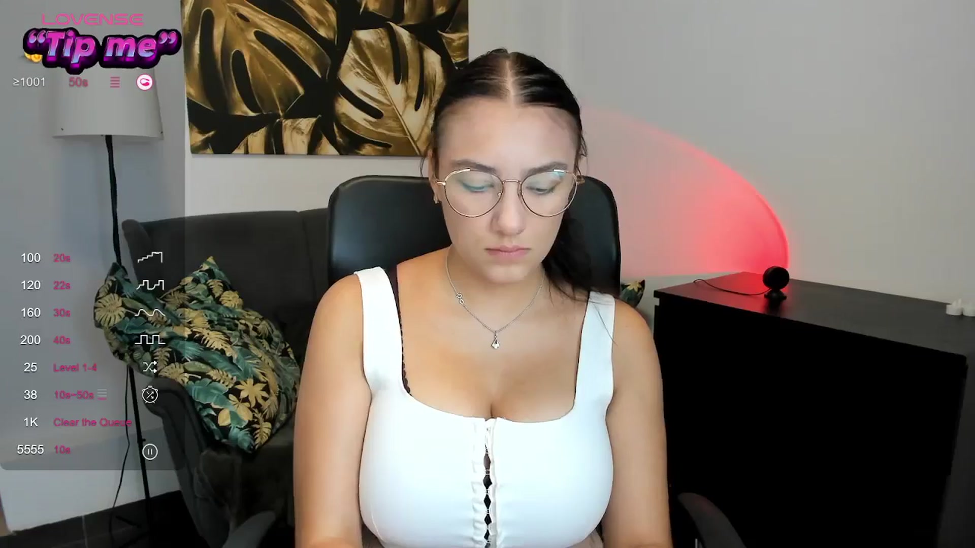 Gallery image thumbnail from SunfLowerr's myfreecams stream on, 09/01/2024, 14:48 image 9 of 20