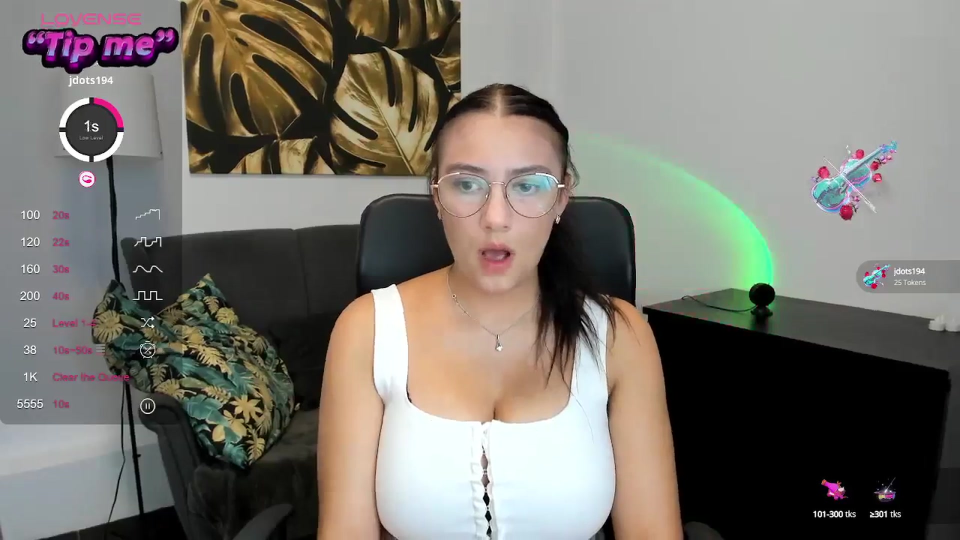 Gallery image thumbnail from SunfLowerr's myfreecams stream on, 09/01/2024, 17:28 image 4 of 20