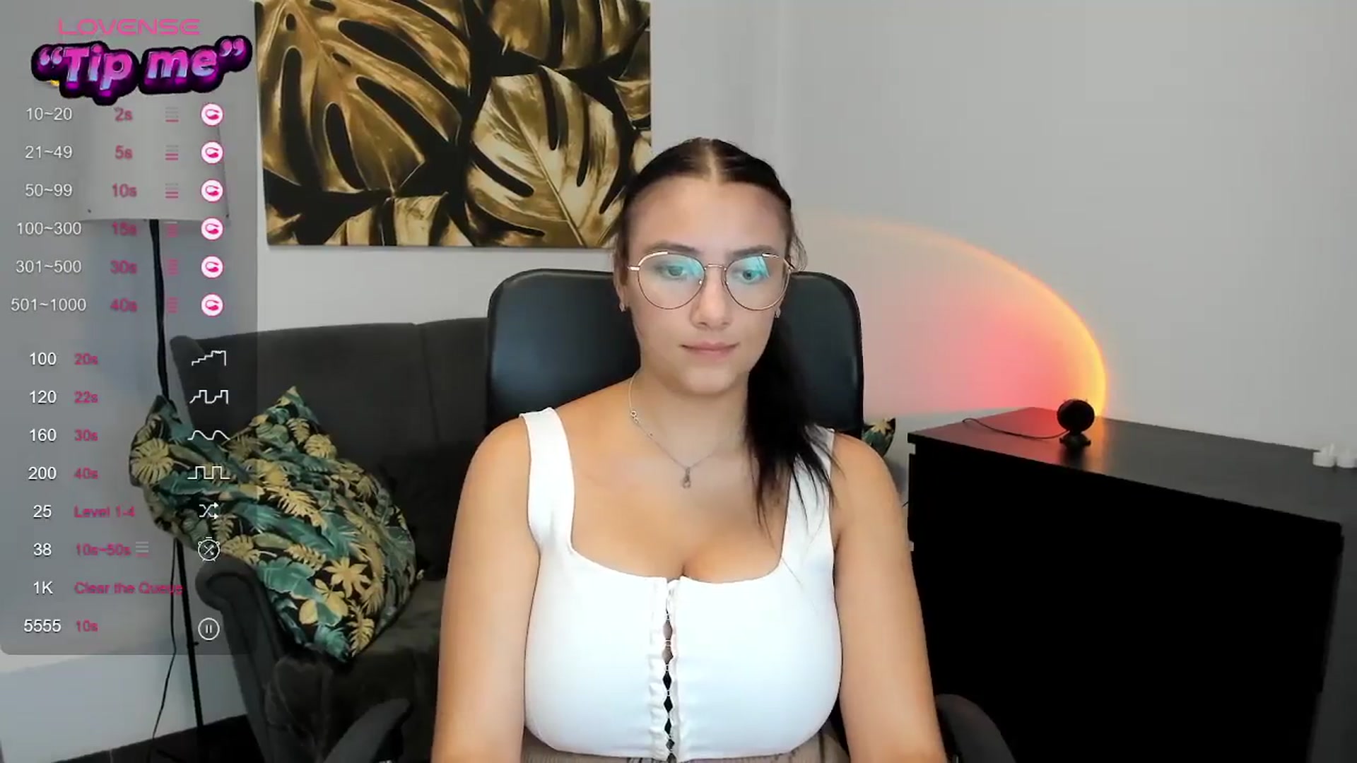 Gallery image thumbnail from SunfLowerr's myfreecams stream on, 09/01/2024, 17:28 image 14 of 20