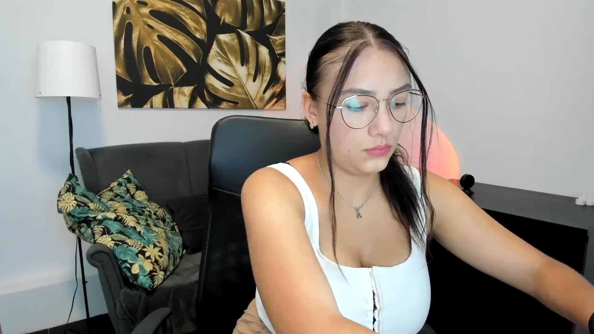 Gallery image thumbnail from SunfLowerr's myfreecams stream on, 09/02/2024, 14:06 image 1 of 20