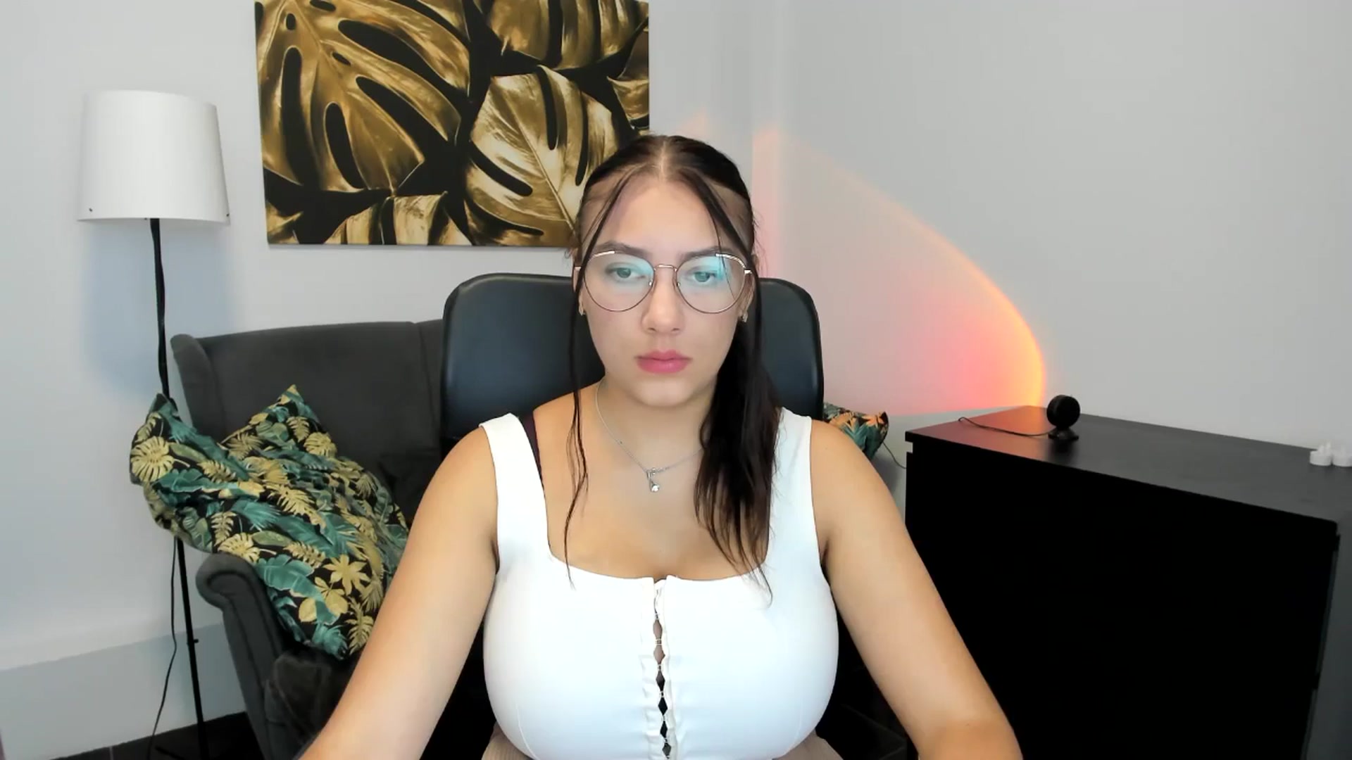 Gallery image thumbnail from SunfLowerr's myfreecams stream on, 09/02/2024, 14:06 image 10 of 20