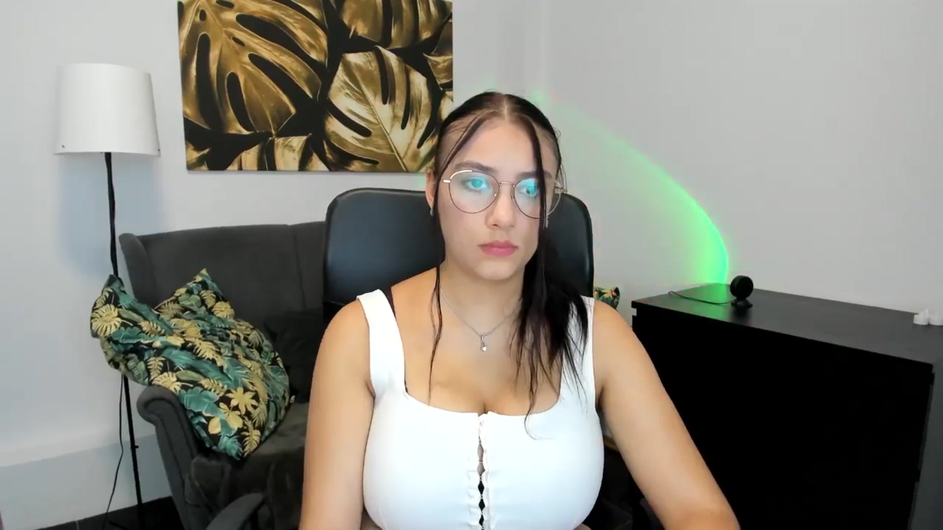 Gallery image thumbnail from SunfLowerr's myfreecams stream on, 09/02/2024, 14:06 image 4 of 20