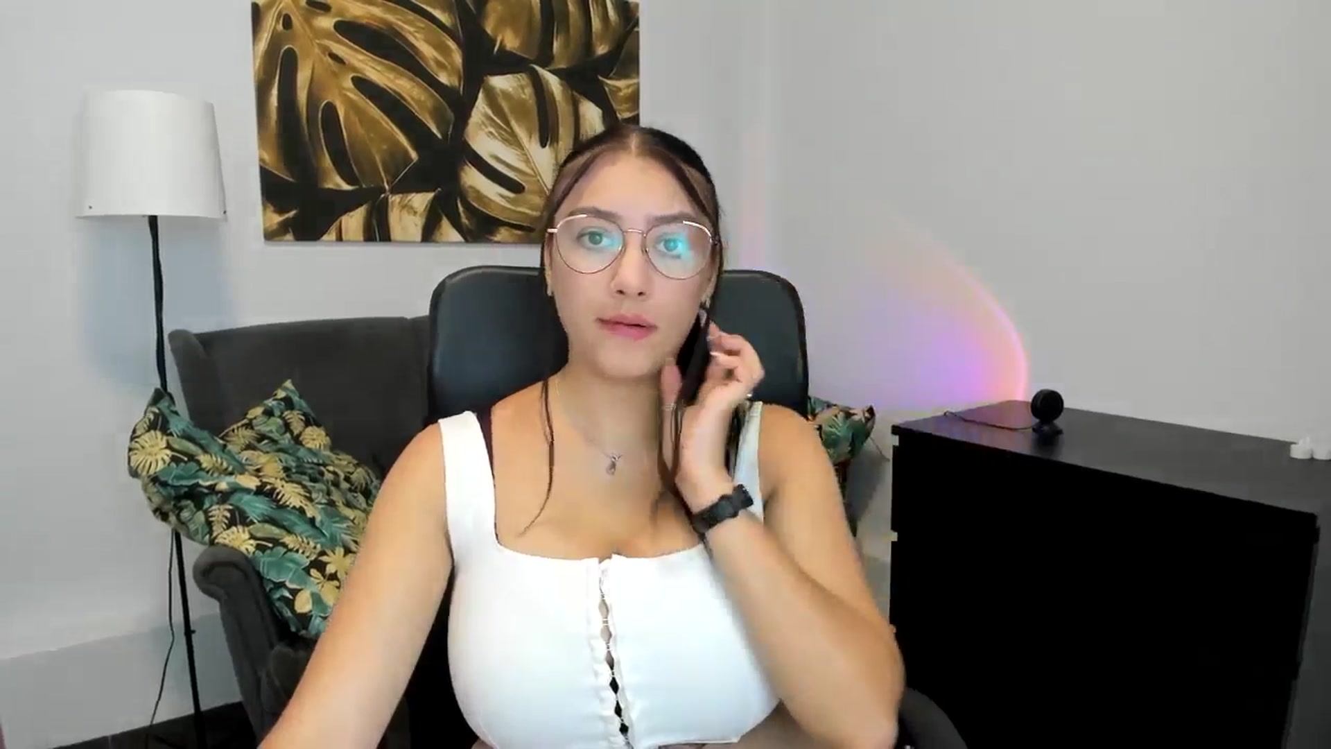 Gallery image thumbnail from SunfLowerr's myfreecams stream on, 09/02/2024, 14:06 image 9 of 20