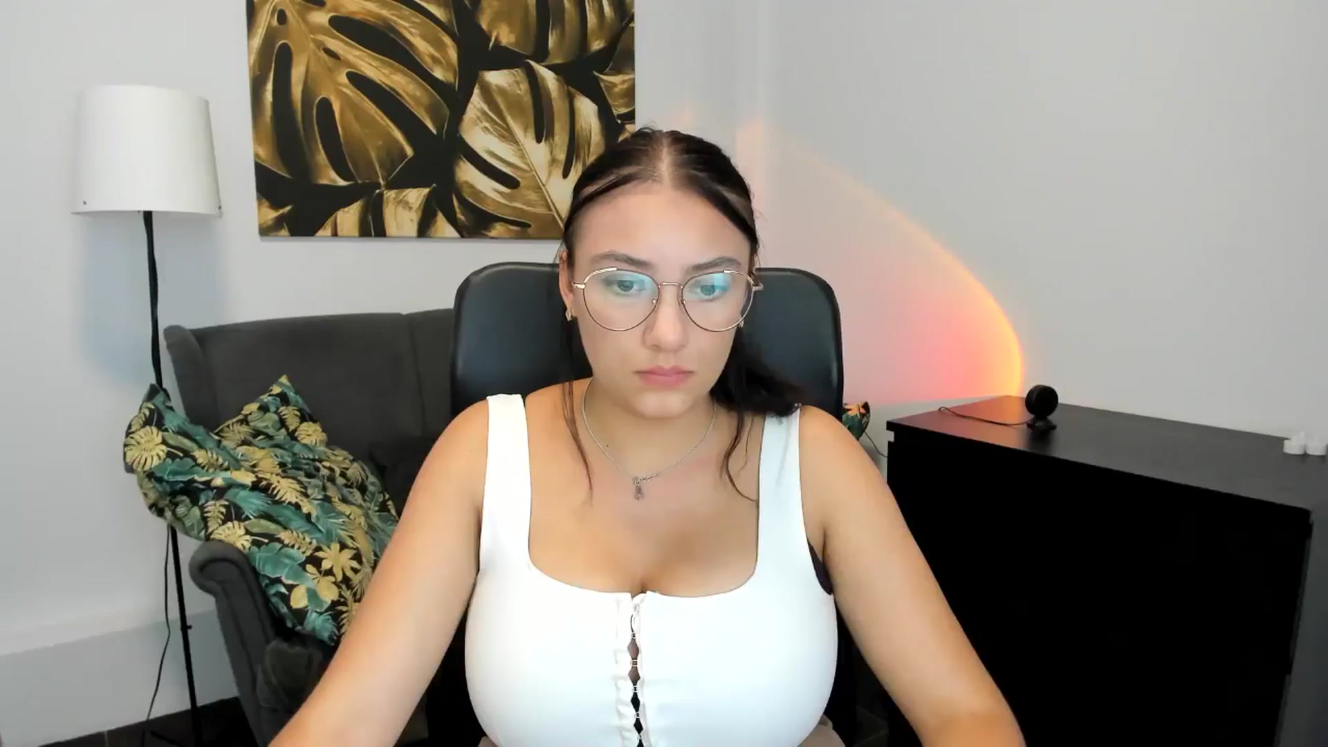 Gallery image thumbnail from SunfLowerr's myfreecams stream on, 09/02/2024, 15:29 image 14 of 20