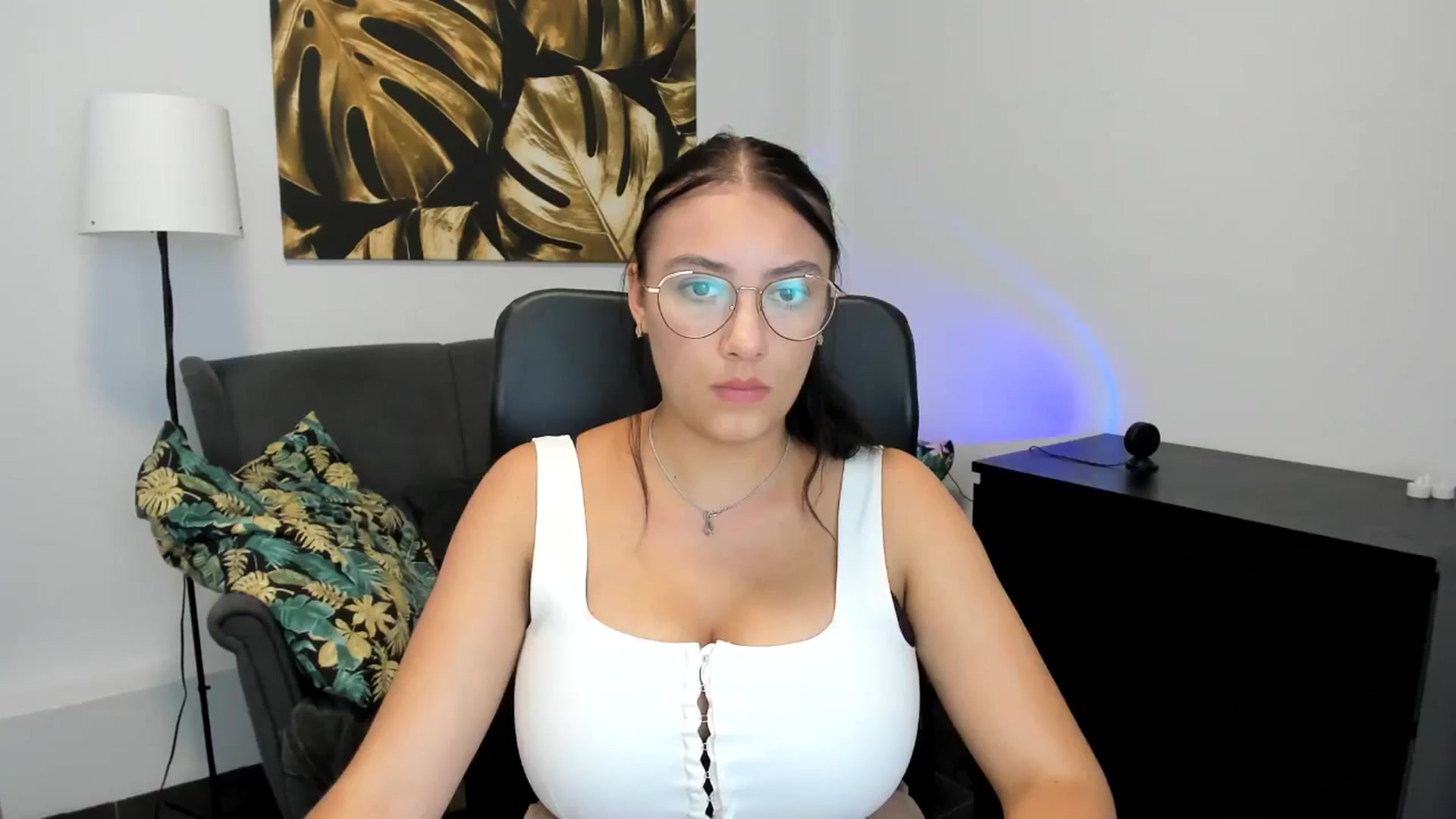 Gallery image thumbnail from SunfLowerr's myfreecams stream on, 09/02/2024, 15:29 image 13 of 20