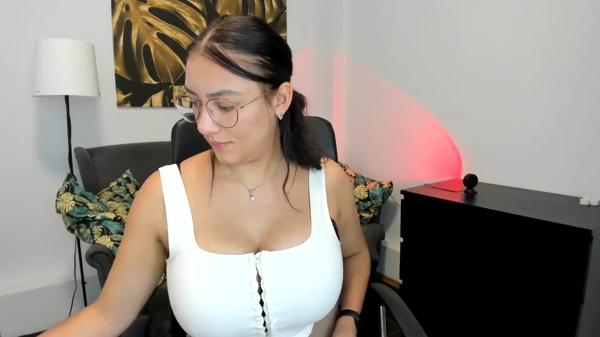 Gallery image thumbnail from SunfLowerr's myfreecams stream on, 09/02/2024, 15:29 image 20 of 20