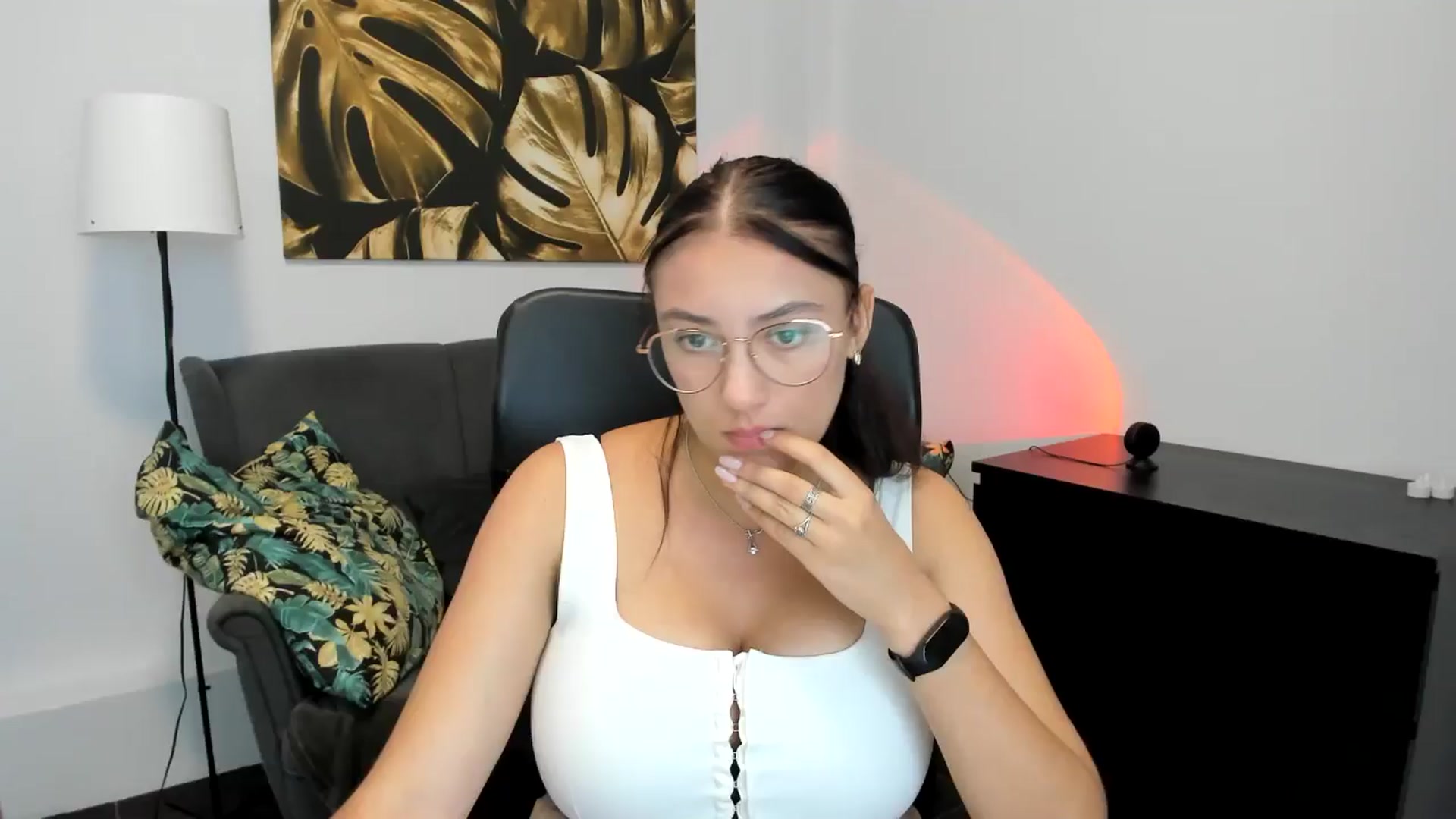 Gallery image thumbnail from SunfLowerr's myfreecams stream on, 09/02/2024, 15:29 image 11 of 20