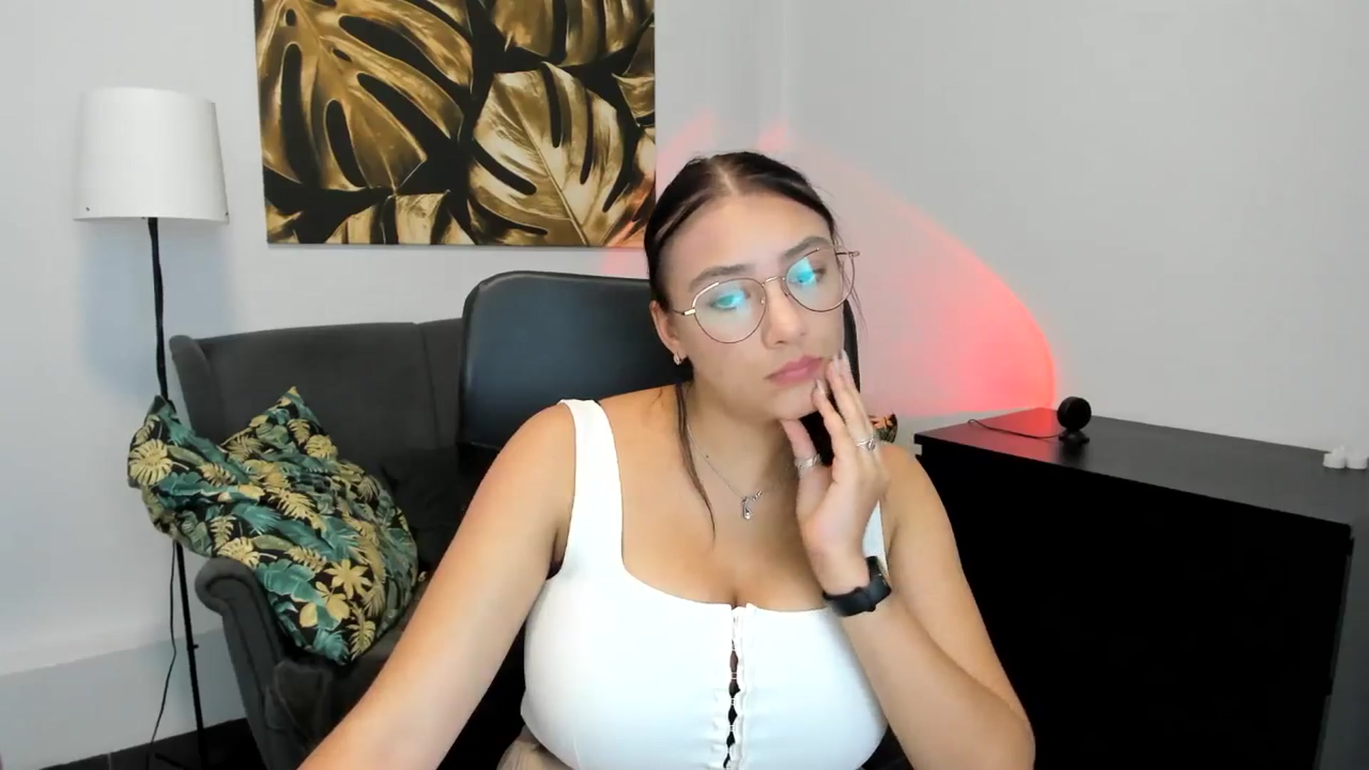 Gallery image thumbnail from SunfLowerr's myfreecams stream on, 09/02/2024, 15:29 image 7 of 20