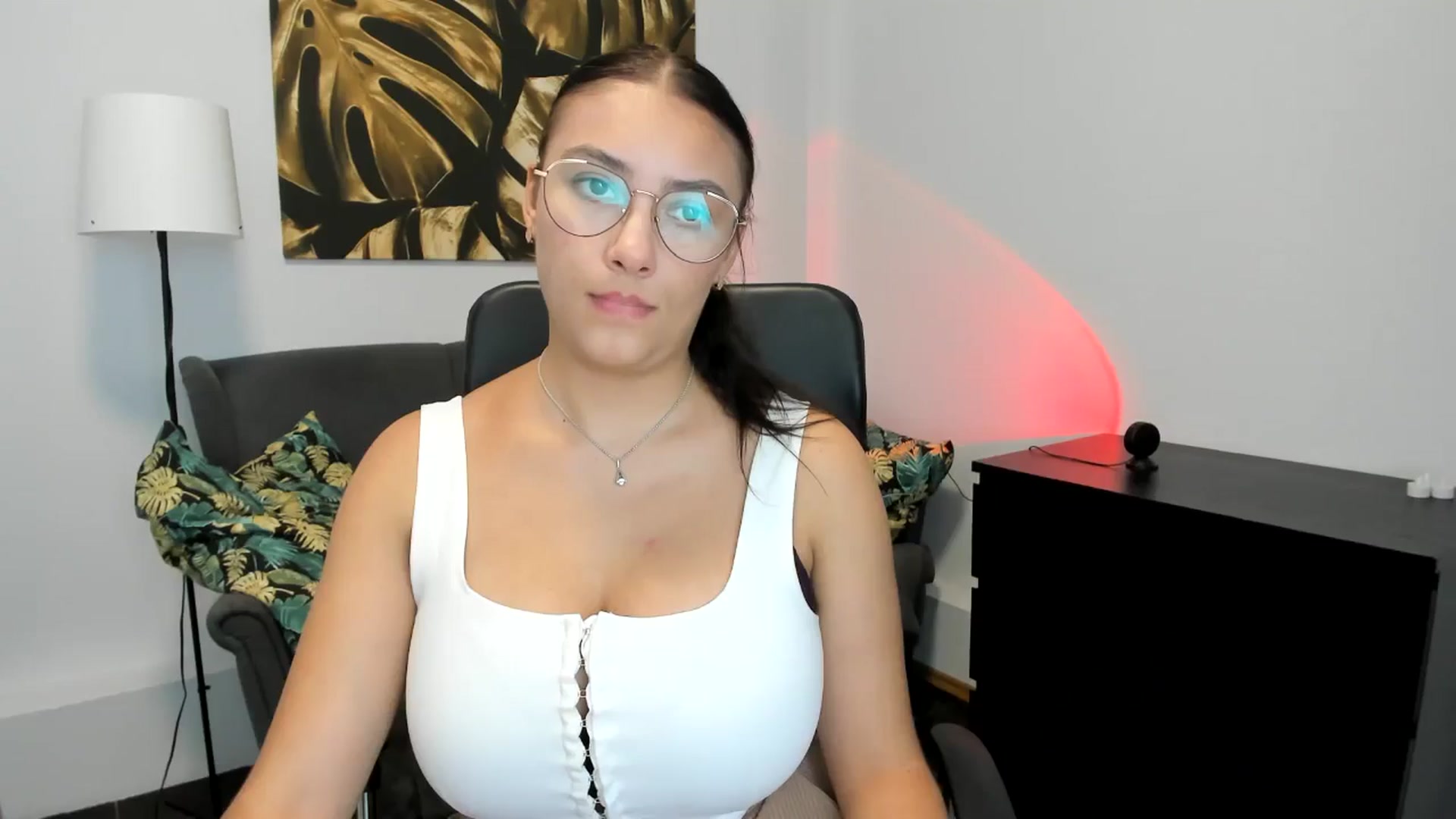 Gallery image thumbnail from SunfLowerr's myfreecams stream on, 09/02/2024, 16:40 image 8 of 20