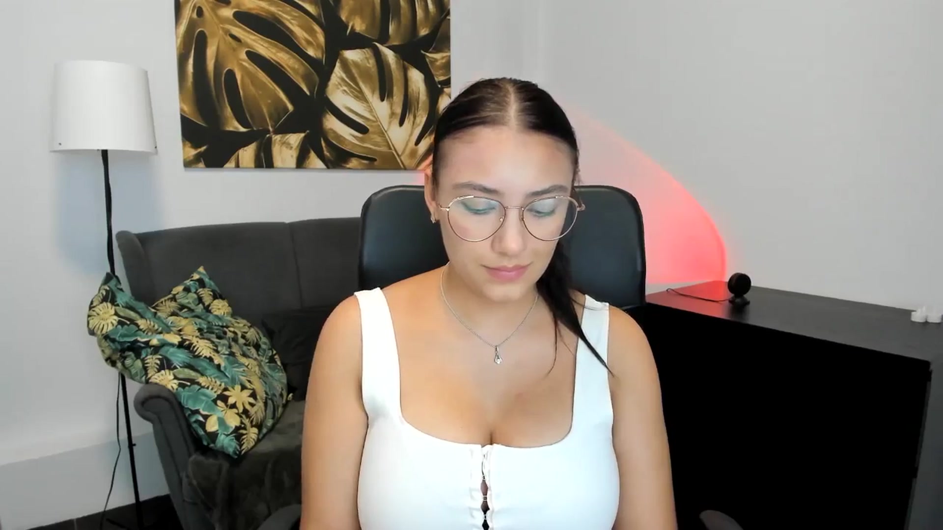 Gallery image thumbnail from SunfLowerr's myfreecams stream on, 09/02/2024, 16:40 image 15 of 20