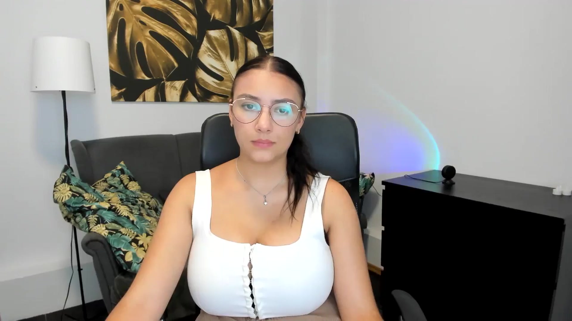 Gallery image thumbnail from SunfLowerr's myfreecams stream on, 09/02/2024, 16:40 image 11 of 20