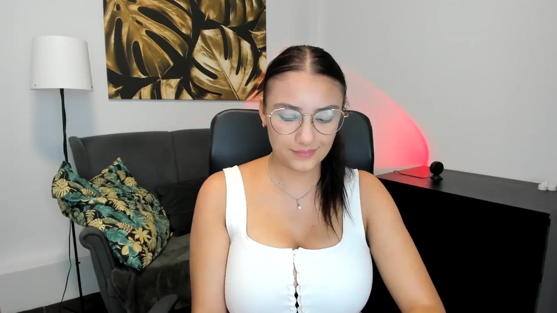 Gallery image thumbnail from SunfLowerr's myfreecams stream on, 09/02/2024, 16:40 image 2 of 20