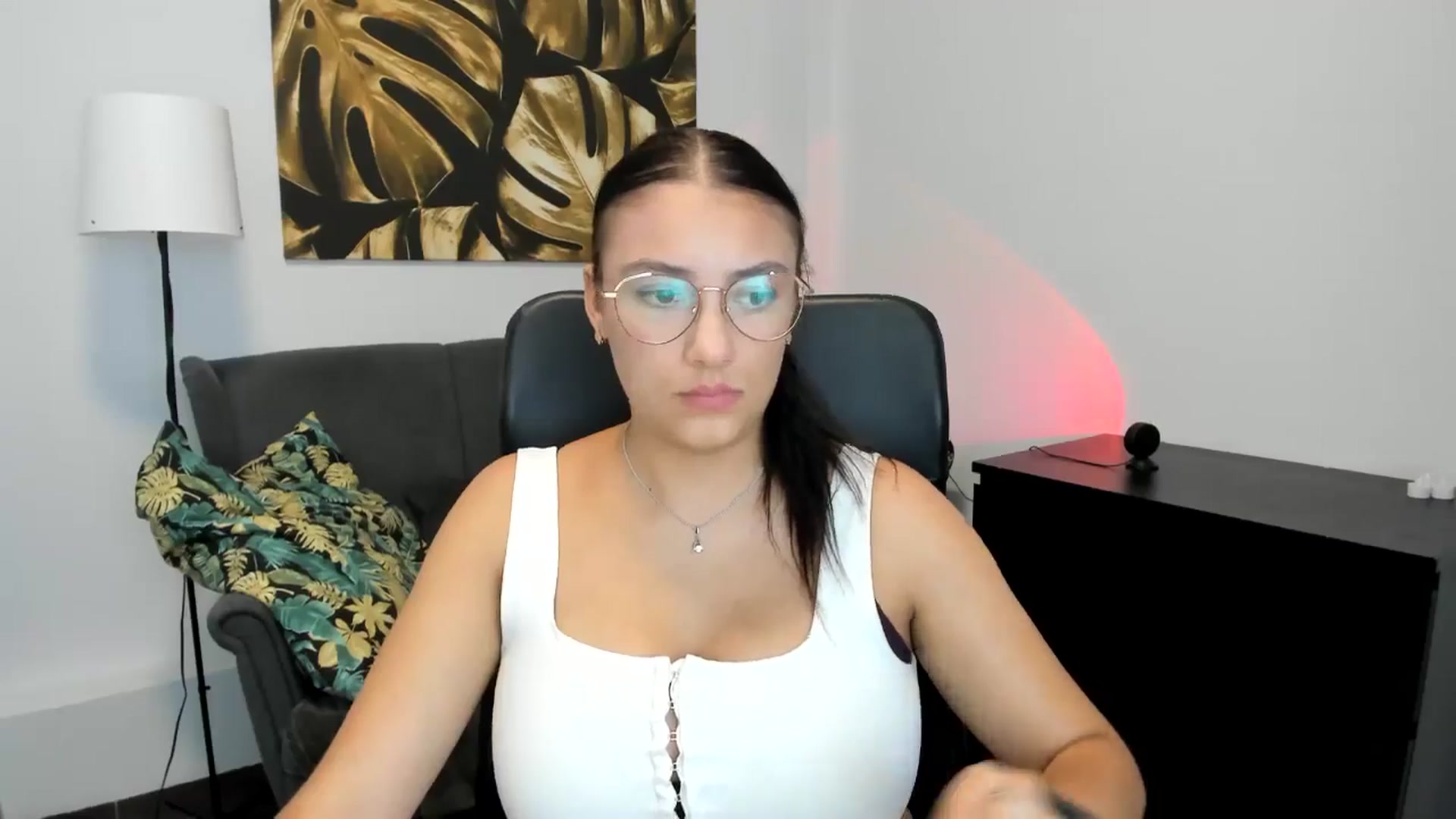 Gallery image thumbnail from SunfLowerr's myfreecams stream on, 09/02/2024, 17:21 image 11 of 20
