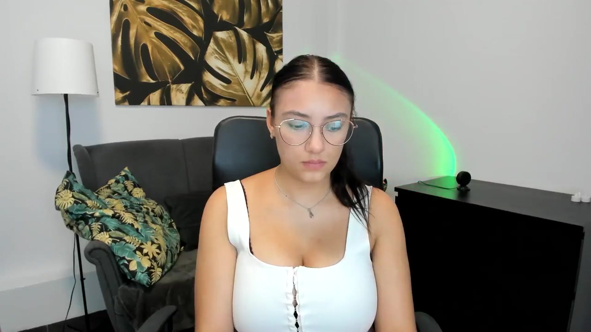 Gallery image thumbnail from SunfLowerr's myfreecams stream on, 09/02/2024, 17:53 image 12 of 20
