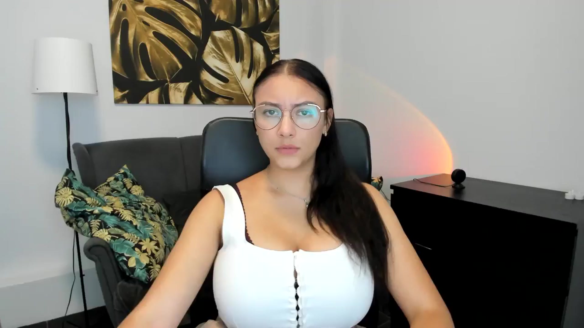 Gallery image thumbnail from SunfLowerr's myfreecams stream on, 09/02/2024, 19:00 image 5 of 20