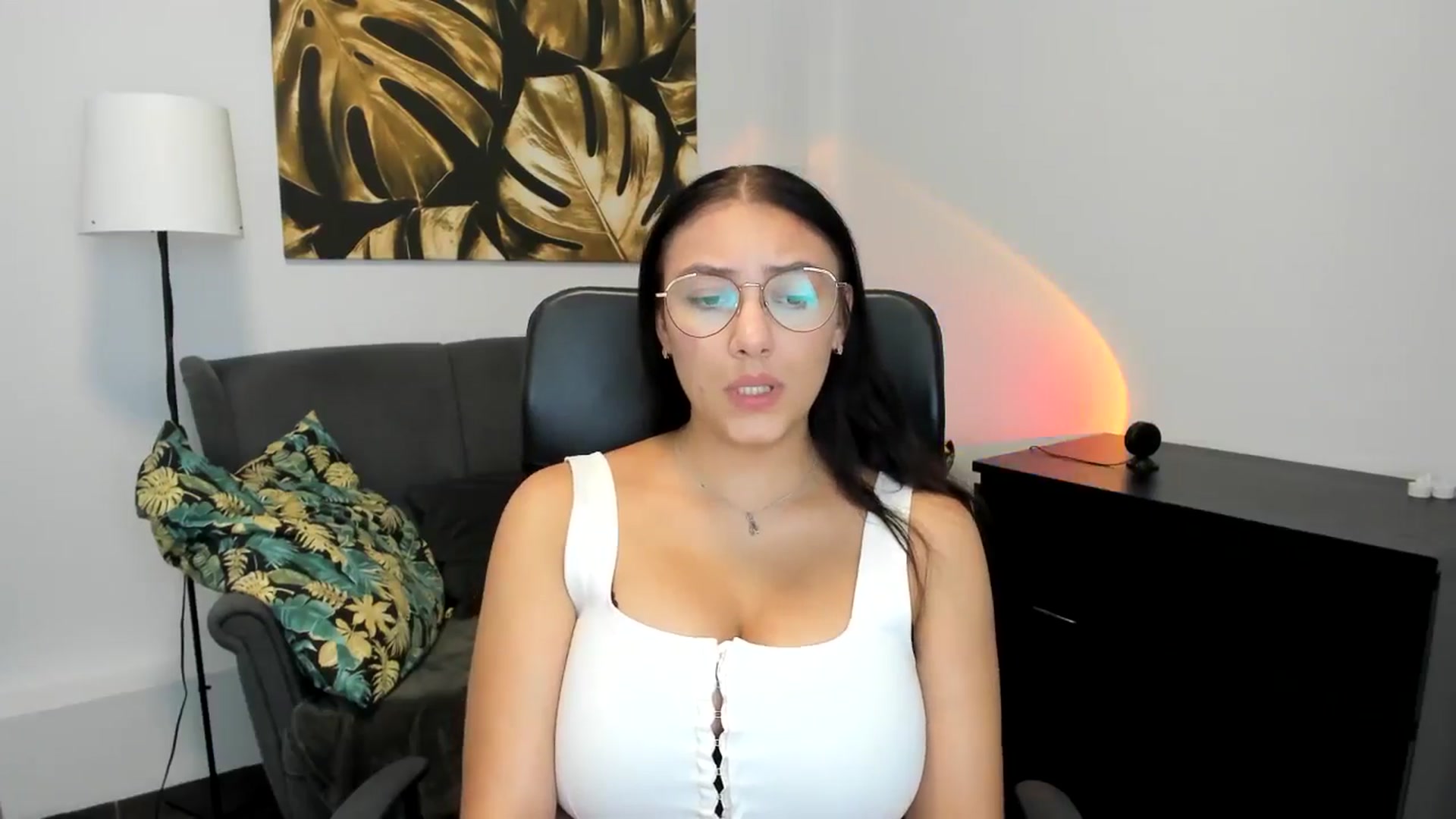 Gallery image thumbnail from SunfLowerr's myfreecams stream on, 09/02/2024, 19:00 image 10 of 20