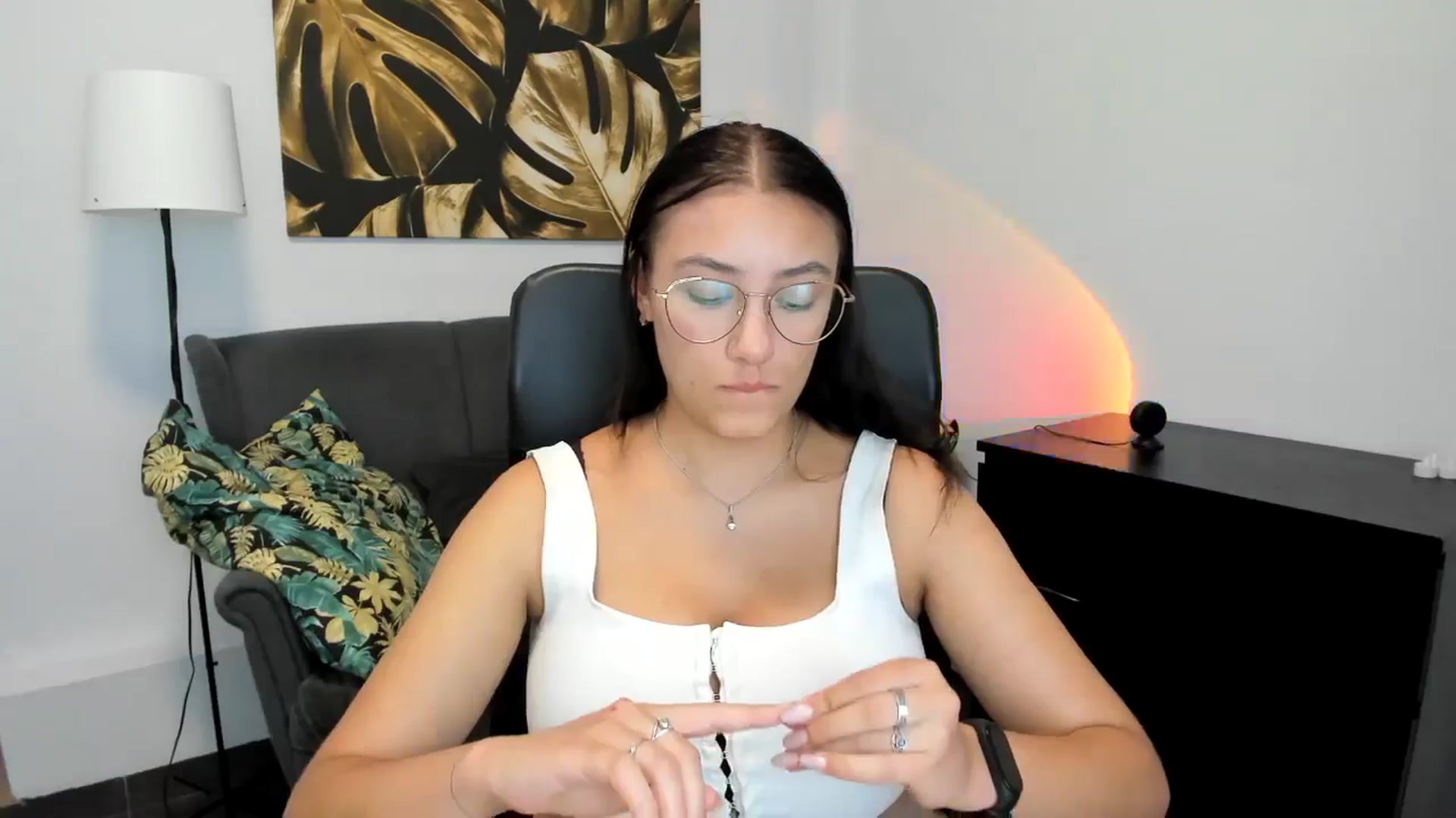 Gallery image thumbnail from SunfLowerr's myfreecams stream on, 09/02/2024, 20:06 image 16 of 20