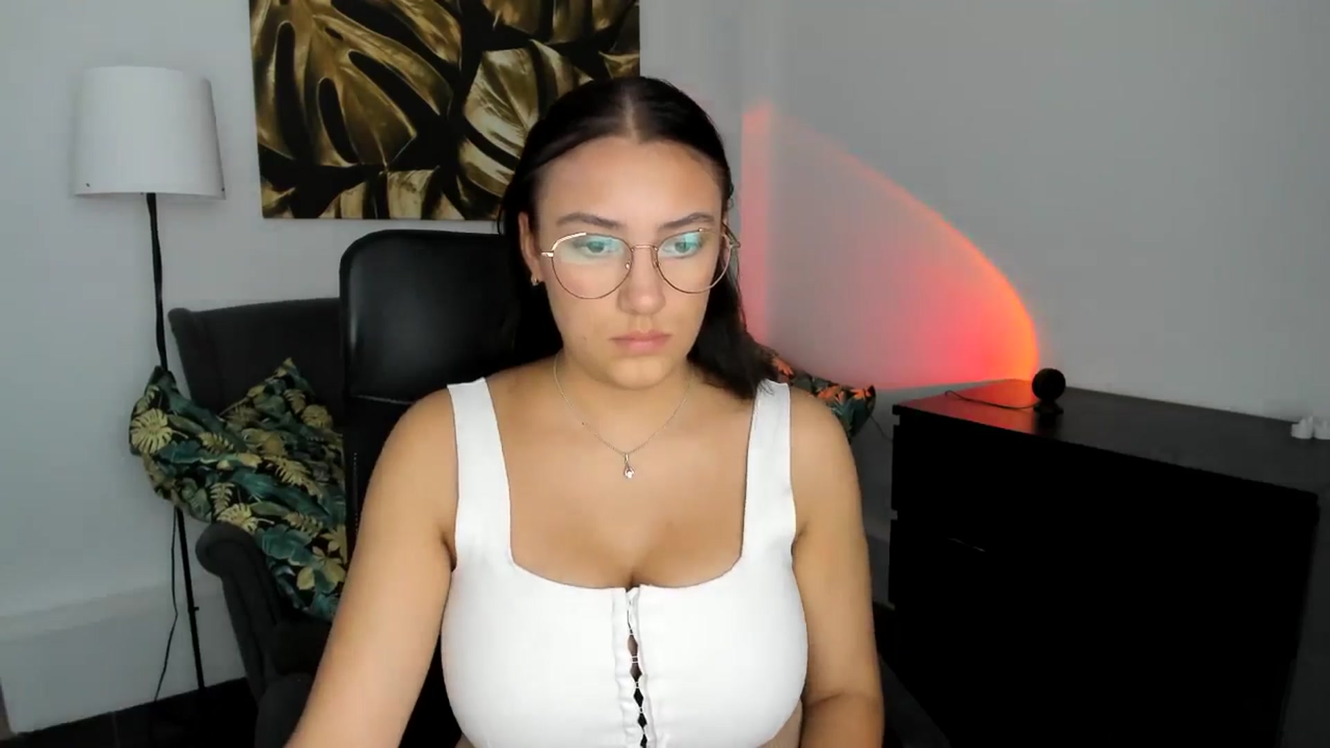 Gallery image thumbnail from SunfLowerr's myfreecams stream on, 09/02/2024, 20:06 image 10 of 20