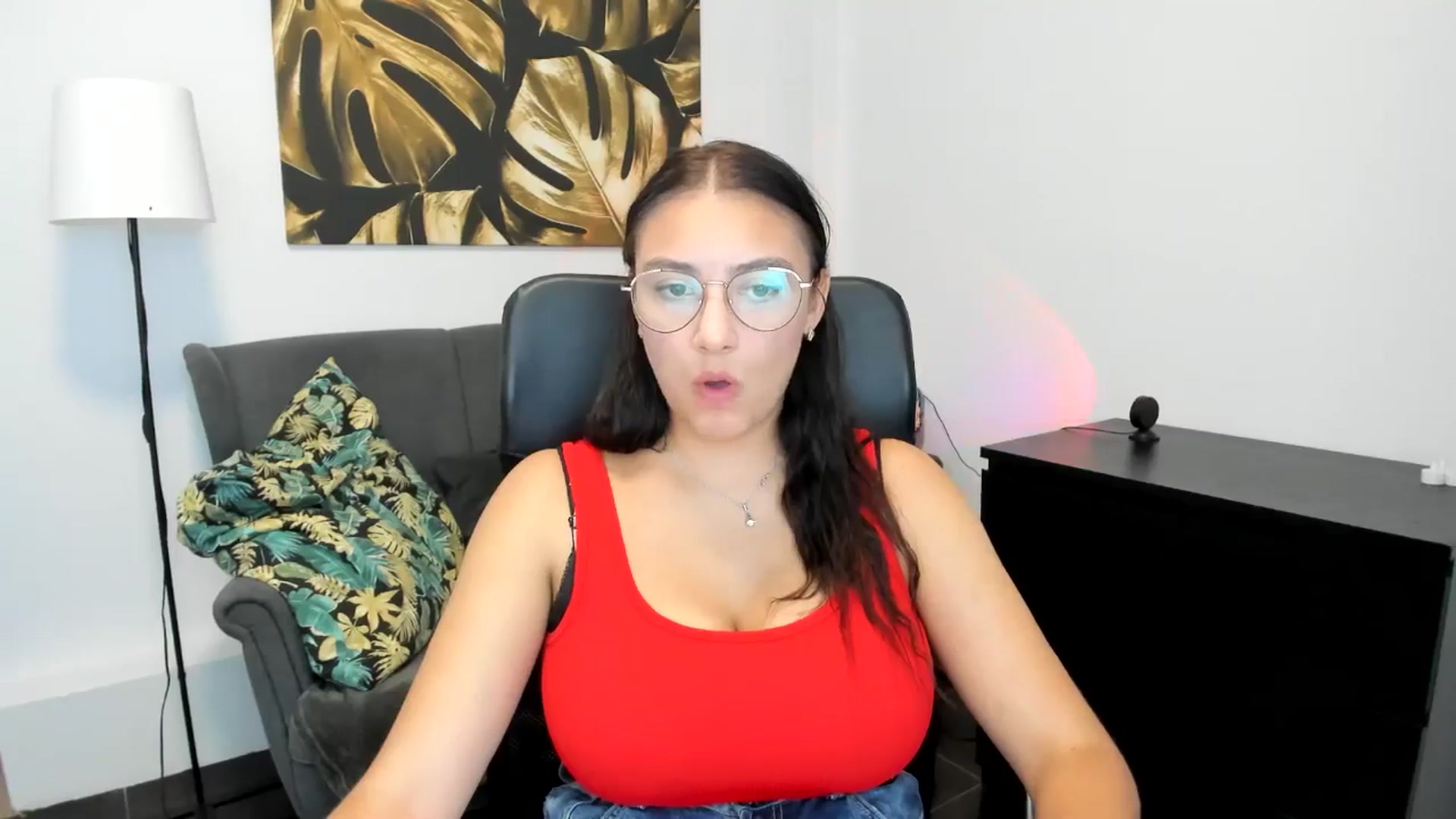 Gallery image thumbnail from SunfLowerr's myfreecams stream on, 09/07/2024, 16:00 image 4 of 20