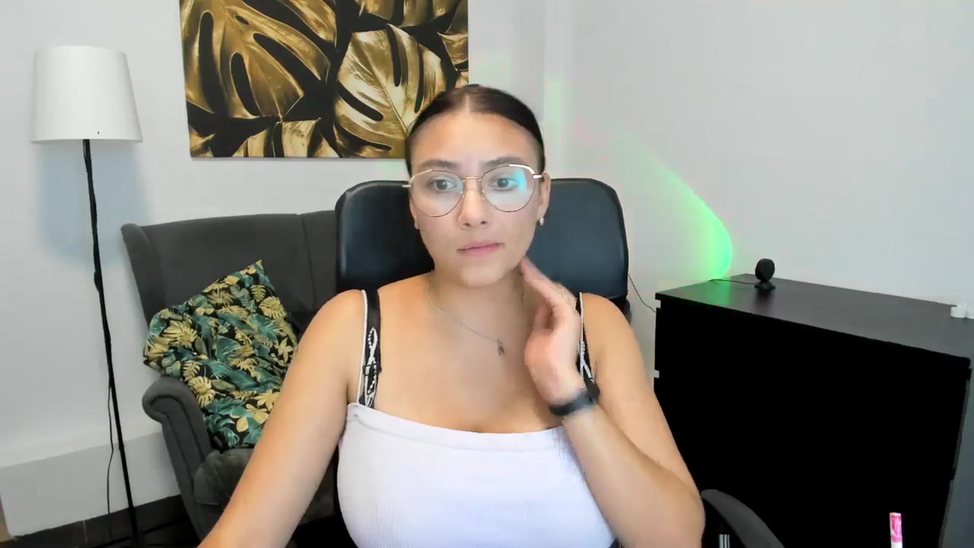 Gallery image thumbnail from SunfLowerr's myfreecams stream on, 09/07/2024, 17:16 image 6 of 20