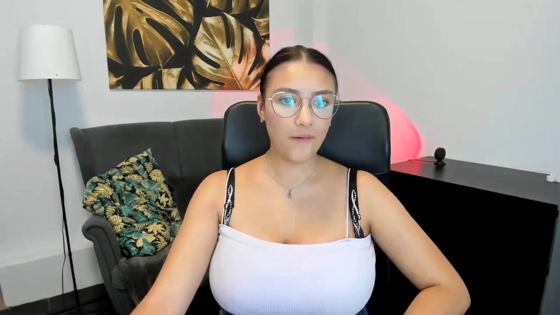 Gallery image thumbnail from SunfLowerr's myfreecams stream on, 09/07/2024, 18:46 image 11 of 20