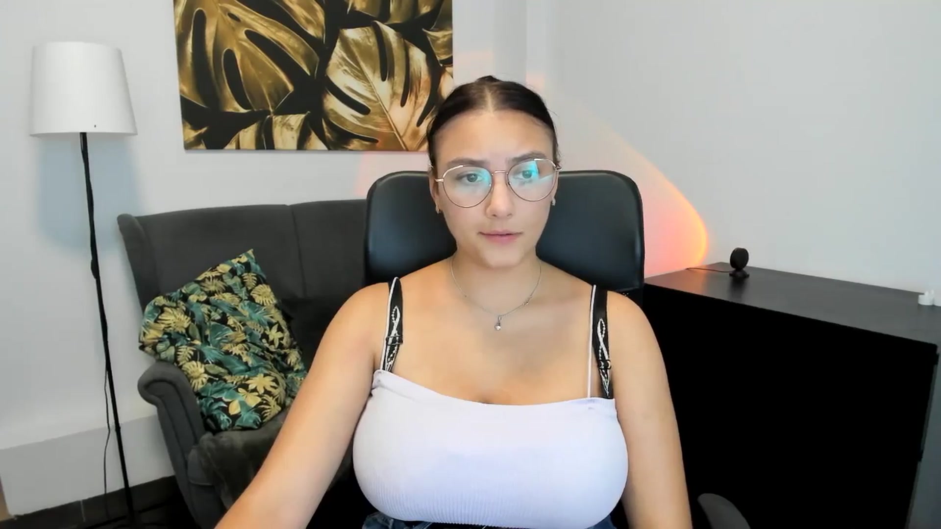Gallery image thumbnail from SunfLowerr's myfreecams stream on, 09/07/2024, 18:46 image 10 of 20