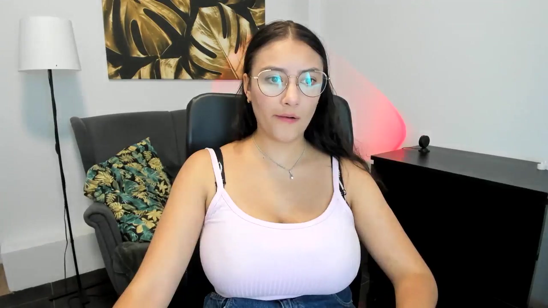 Gallery image thumbnail from SunfLowerr's myfreecams stream on, 09/08/2024, 14:07 image 9 of 20