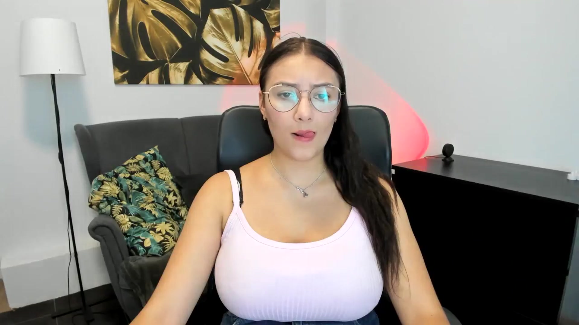 Gallery image thumbnail from SunfLowerr's myfreecams stream on, 09/08/2024, 14:07 image 3 of 20