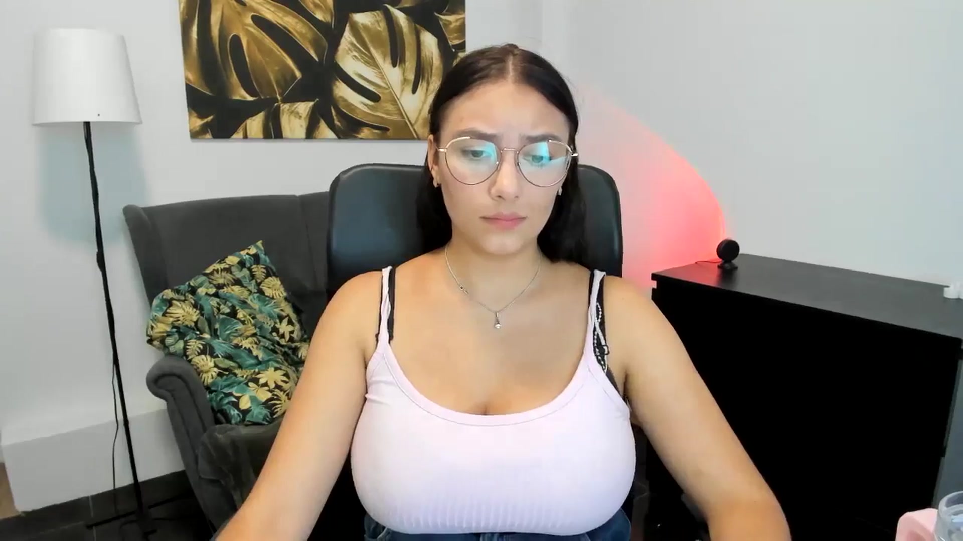 Gallery image thumbnail from SunfLowerr's myfreecams stream on, 09/08/2024, 15:23 image 5 of 20