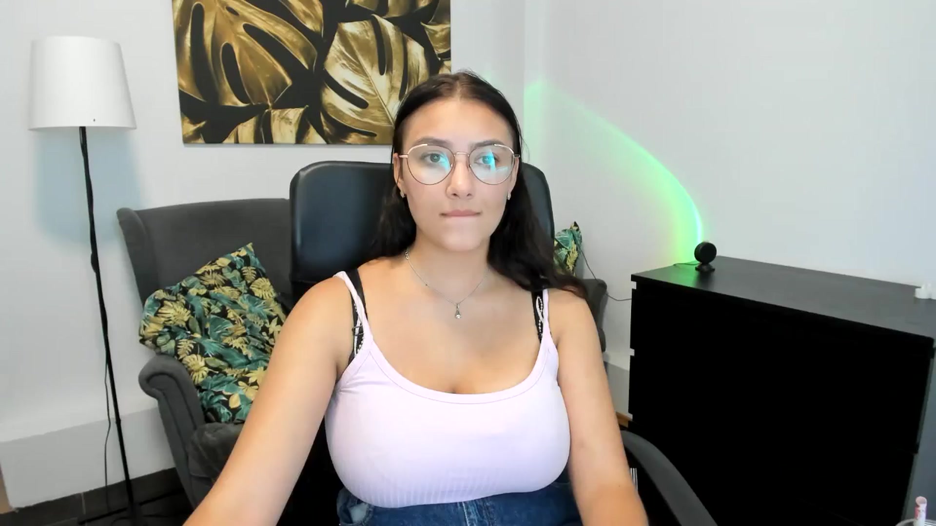 Gallery image thumbnail from SunfLowerr's myfreecams stream on, 09/08/2024, 18:39 image 1 of 20