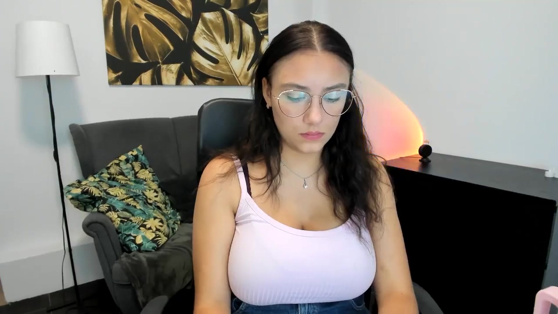 Gallery image thumbnail from SunfLowerr's myfreecams stream on, 09/09/2024, 10:20 image 7 of 20