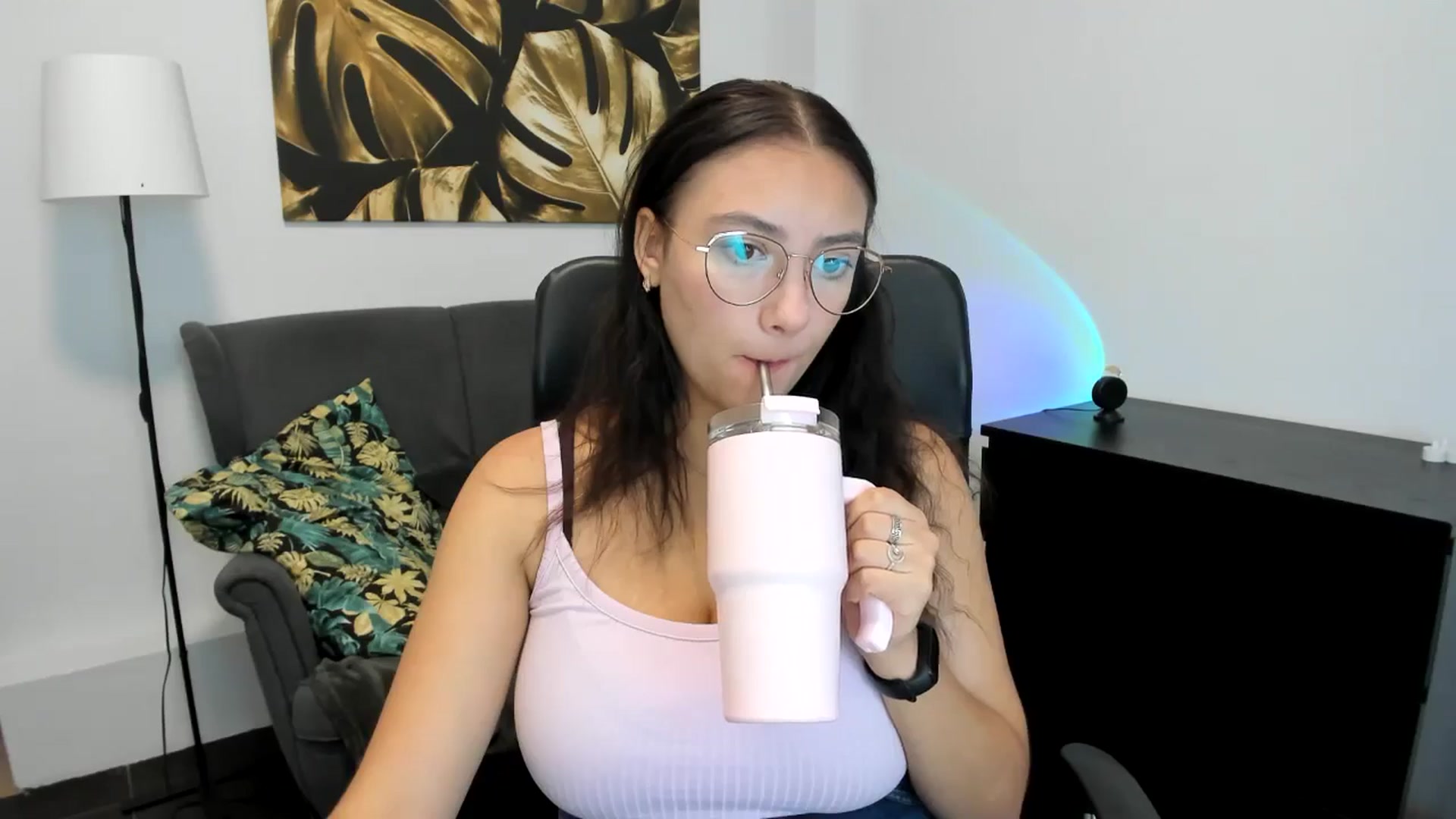 Gallery image thumbnail from SunfLowerr's myfreecams stream on, 09/09/2024, 10:20 image 14 of 20