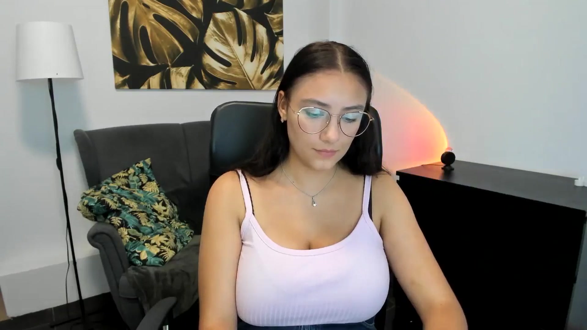 Gallery image thumbnail from SunfLowerr's myfreecams stream on, 09/09/2024, 13:01 image 15 of 20