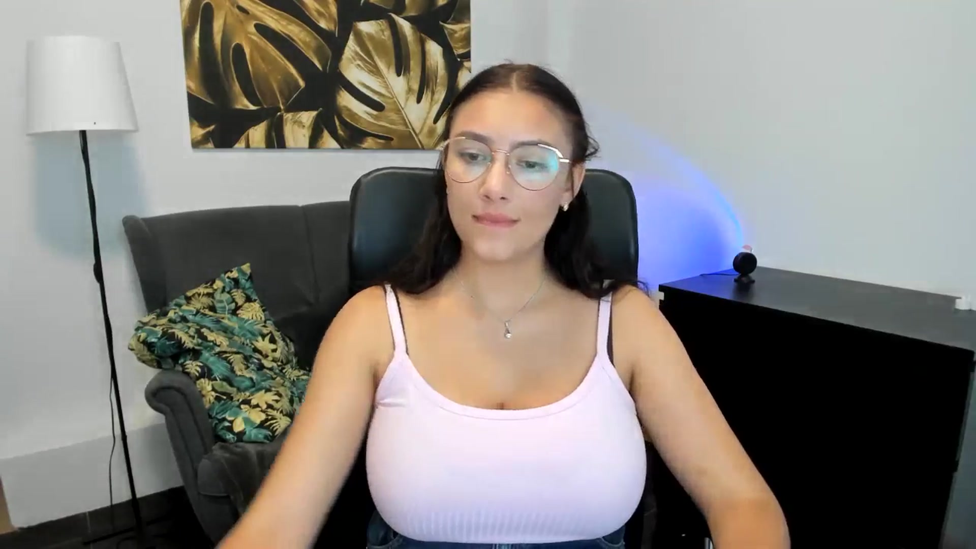 Gallery image thumbnail from SunfLowerr's myfreecams stream on, 09/09/2024, 13:01 image 17 of 20