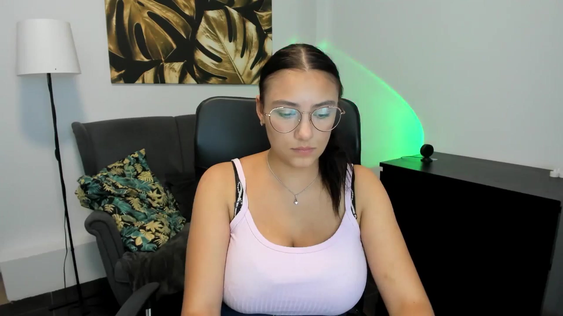 Gallery image thumbnail from SunfLowerr's myfreecams stream on, 09/09/2024, 16:11 image 18 of 20