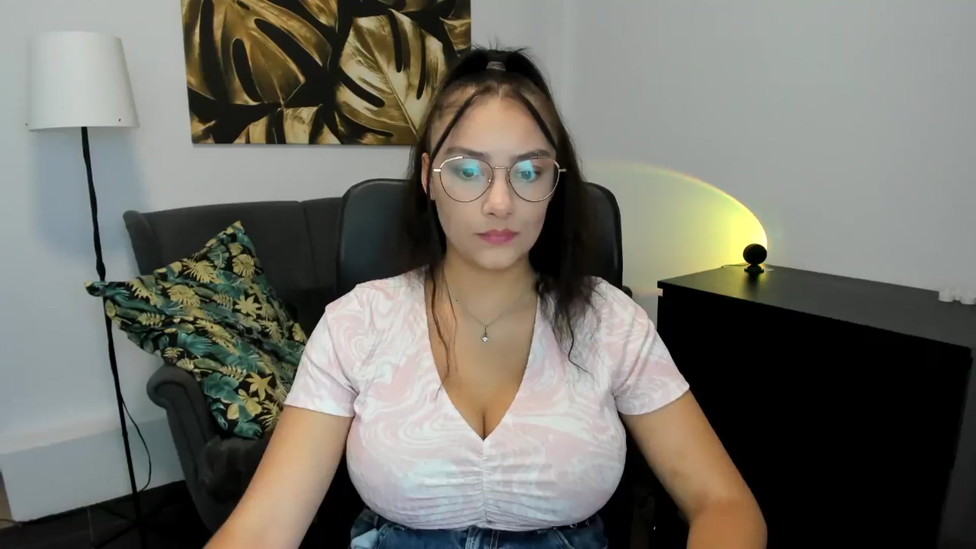 Gallery image thumbnail from SunfLowerr's myfreecams stream on, 09/11/2024, 13:07 image 8 of 20