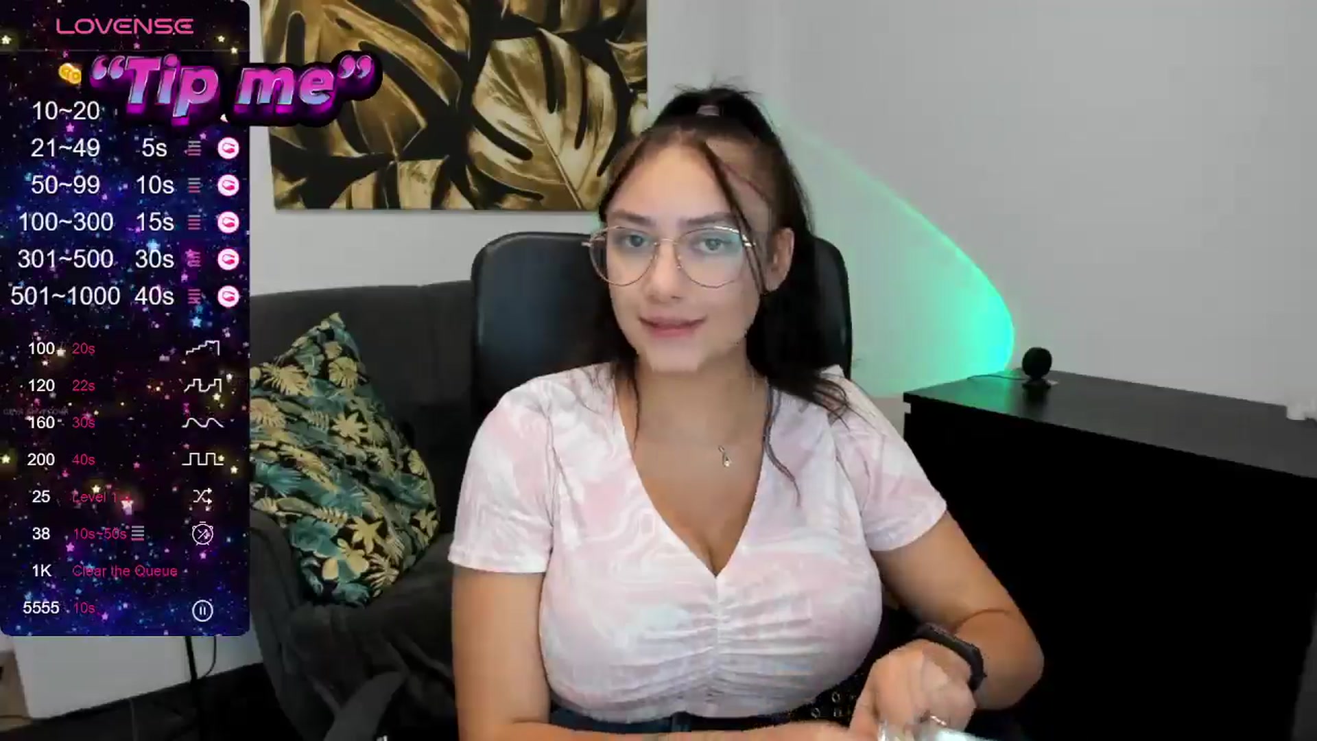 Gallery image thumbnail from SunfLowerr's myfreecams stream on, 09/11/2024, 19:31 image 8 of 20