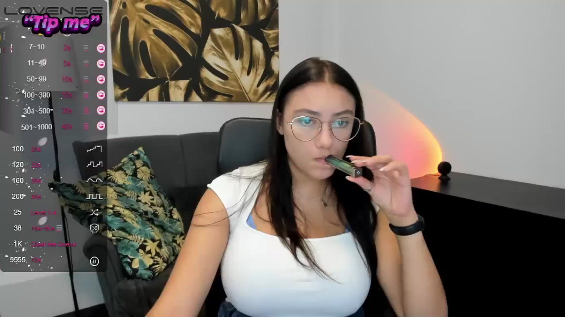 Gallery image thumbnail from SunfLowerr's myfreecams stream on, 09/12/2024, 14:41 image 6 of 20
