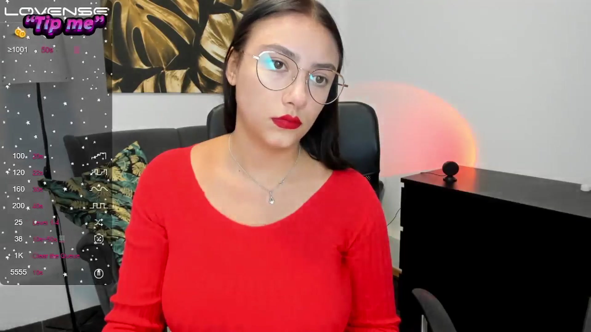 Gallery image thumbnail from SunfLowerr's myfreecams stream on, 09/12/2024, 17:35 image 14 of 20