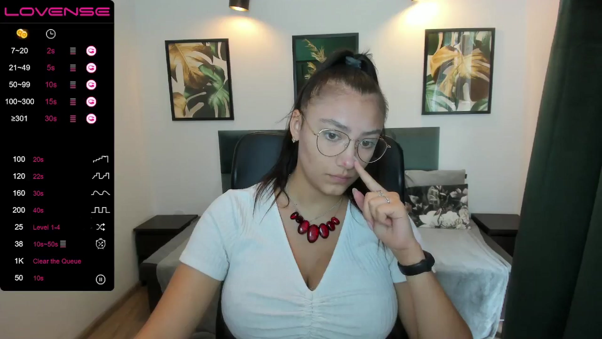Gallery image thumbnail from SunfLowerr's myfreecams stream on, 09/14/2024, 15:12 image 4 of 20