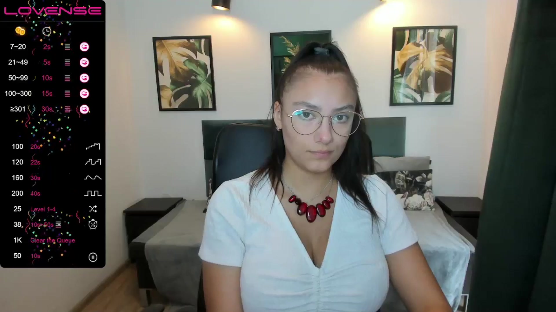 Gallery image thumbnail from SunfLowerr's myfreecams stream on, 09/14/2024, 15:12 image 6 of 20