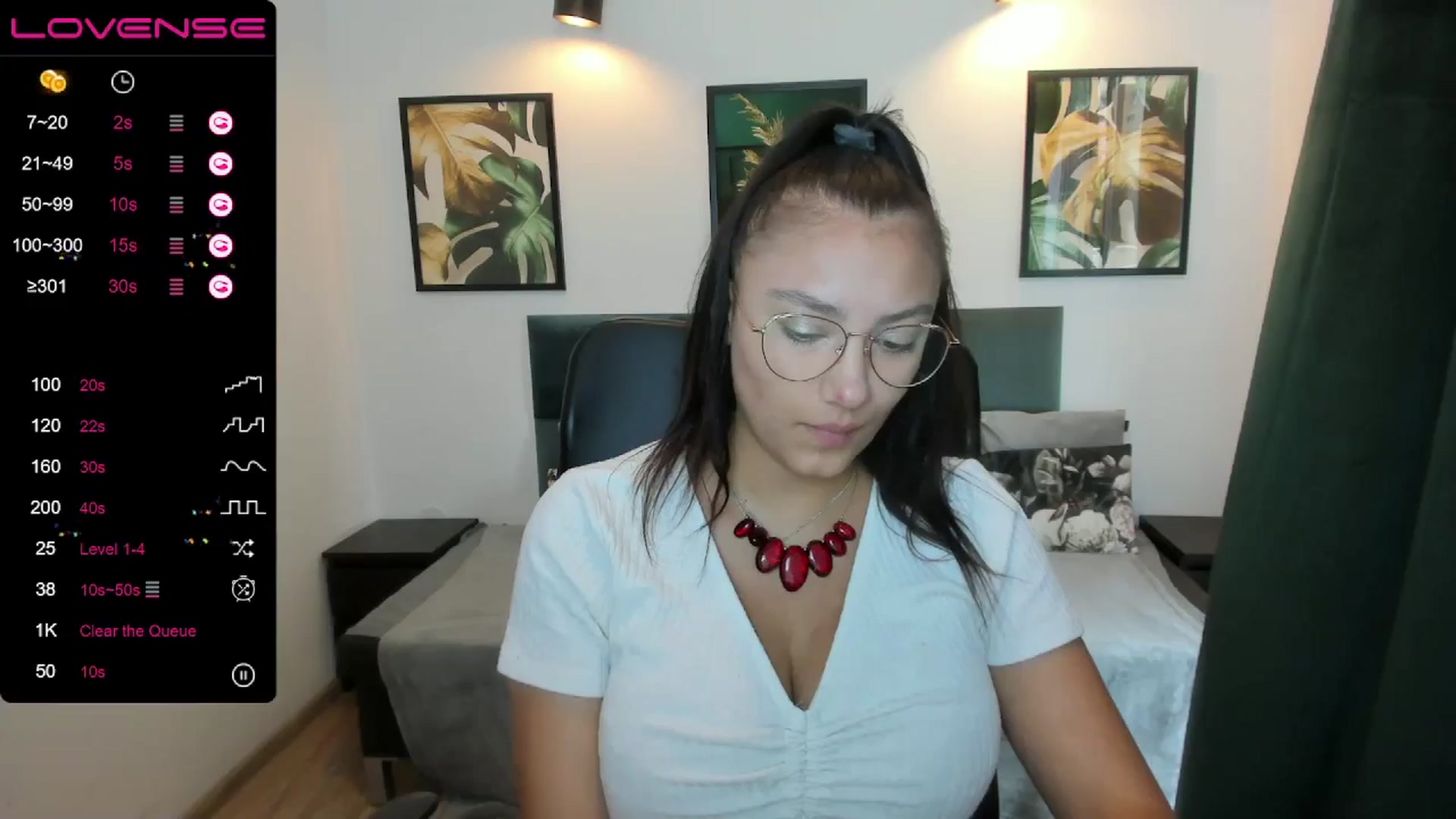 Gallery image thumbnail from SunfLowerr's myfreecams stream on, 09/14/2024, 15:12 image 2 of 20