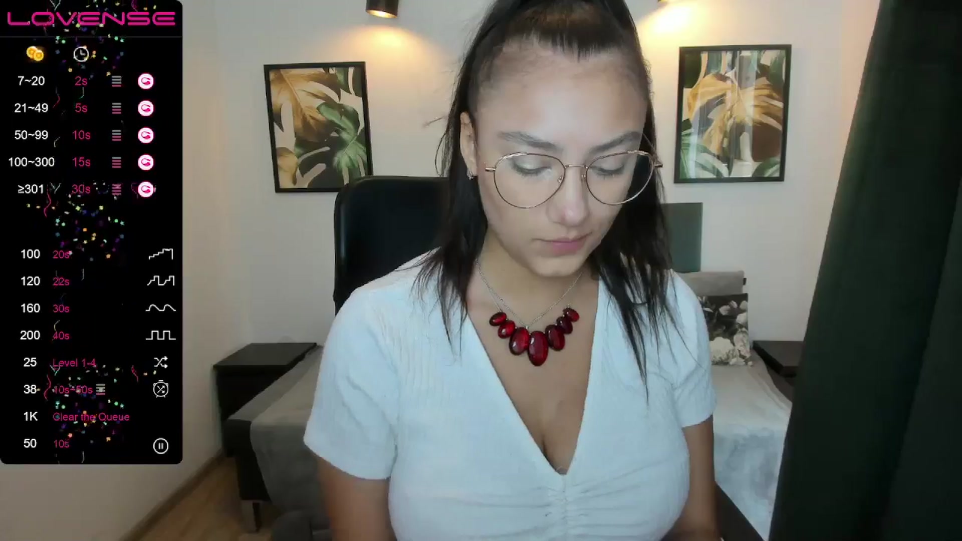 Gallery image thumbnail from SunfLowerr's myfreecams stream on, 09/14/2024, 15:12 image 15 of 20