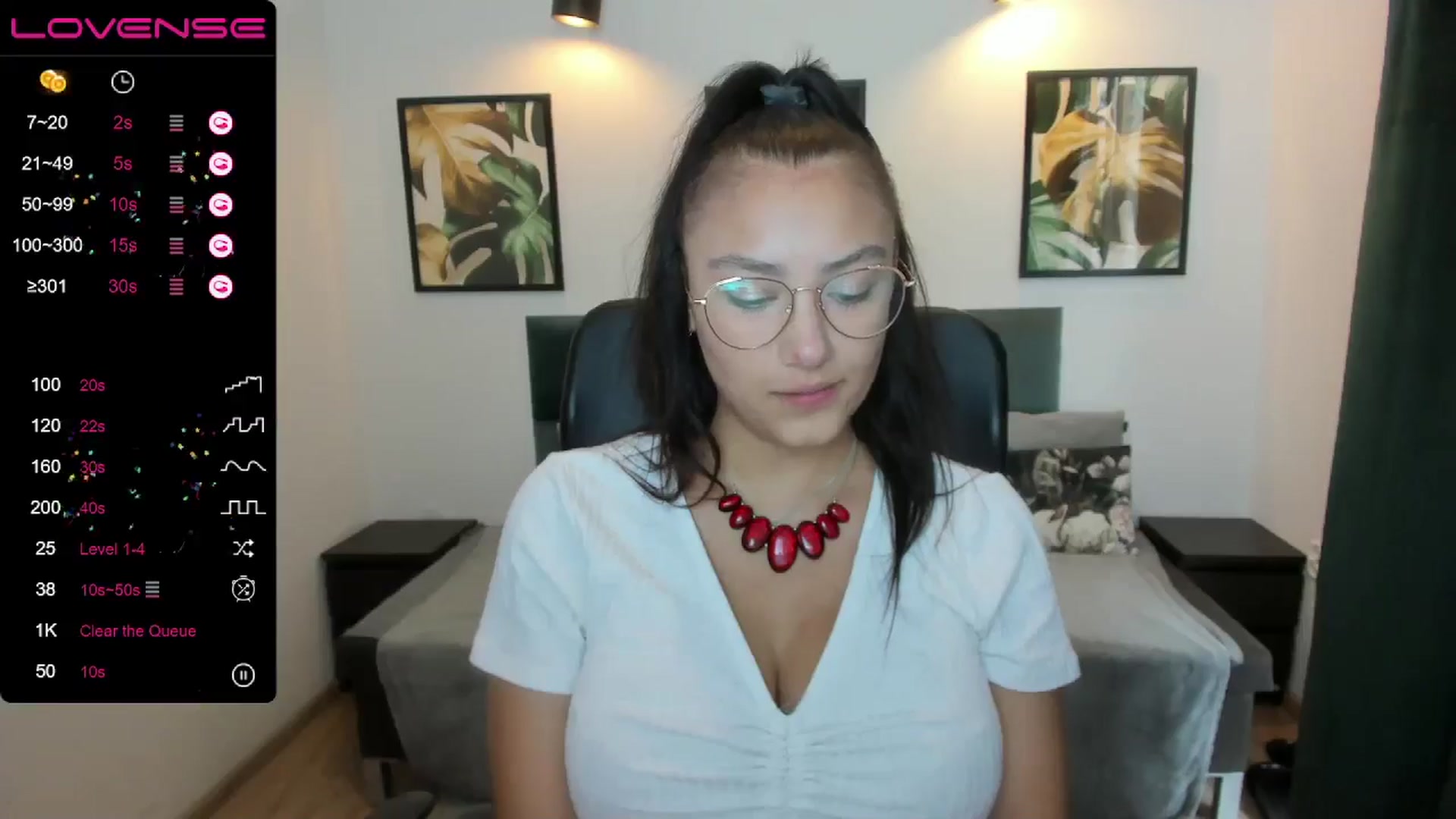Gallery image thumbnail from SunfLowerr's myfreecams stream on, 09/14/2024, 15:12 image 13 of 20