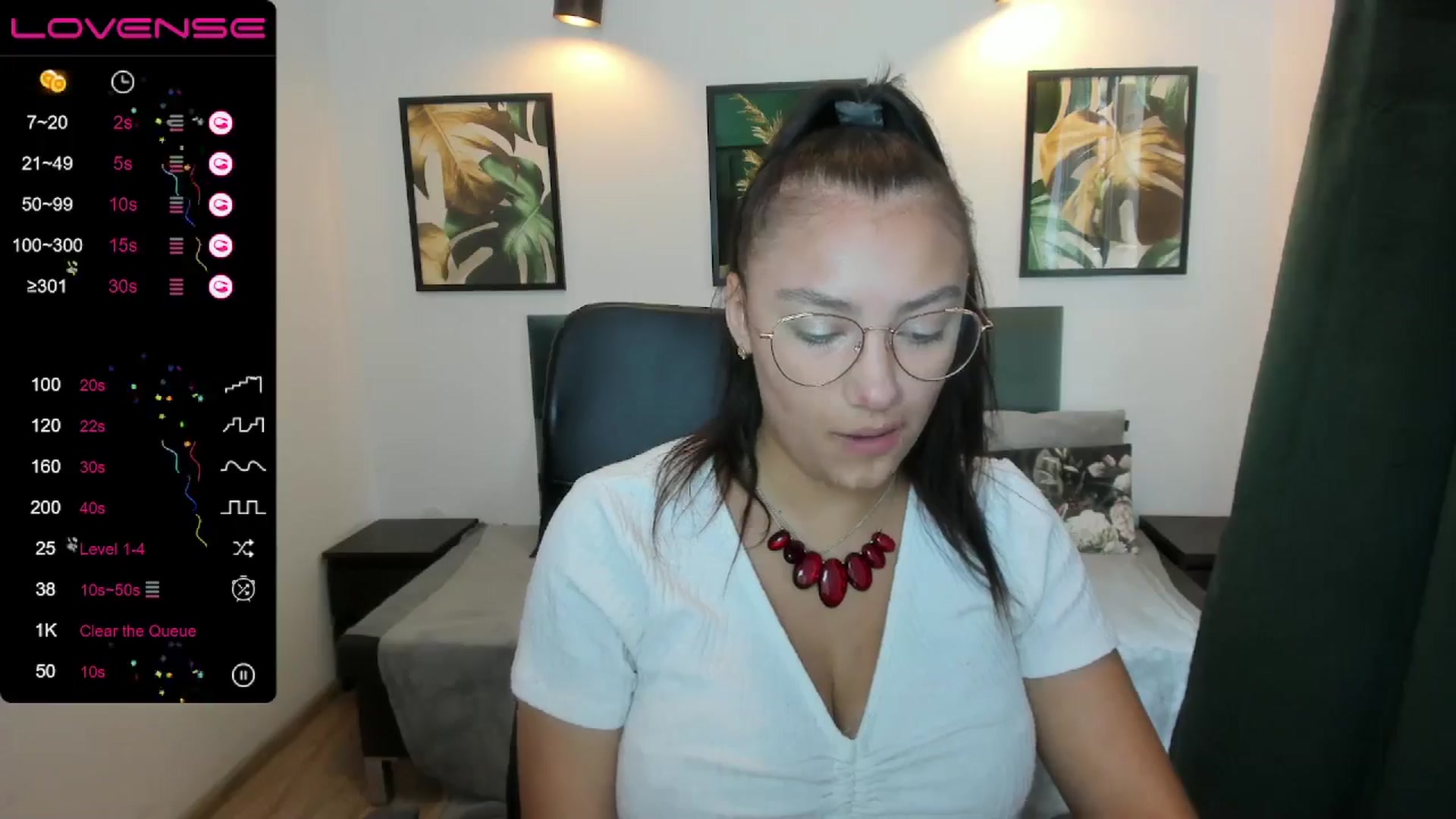 Gallery image thumbnail from SunfLowerr's myfreecams stream on, 09/14/2024, 15:12 image 8 of 20