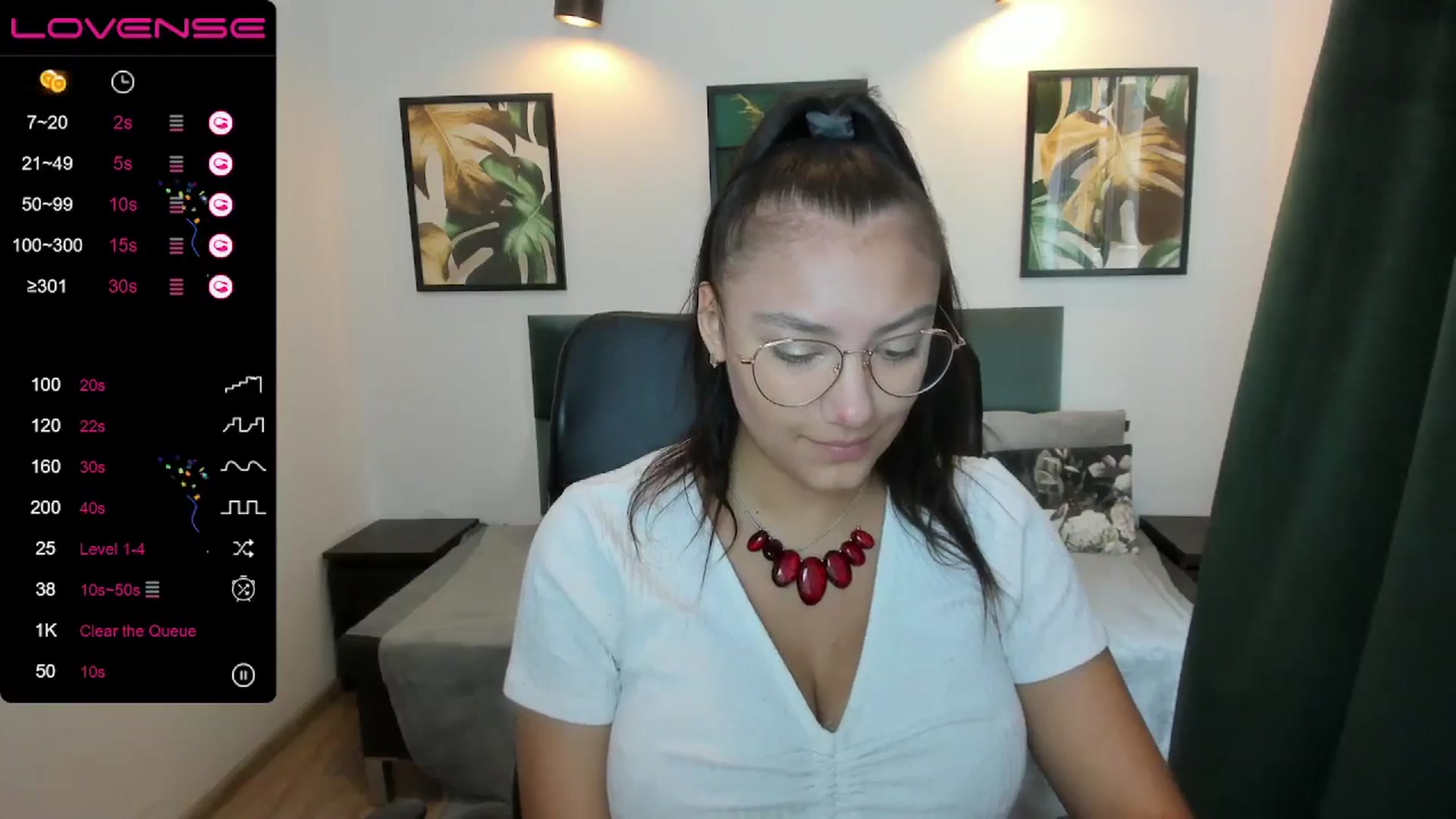 Gallery image thumbnail from SunfLowerr's myfreecams stream on, 09/14/2024, 15:12 image 5 of 20
