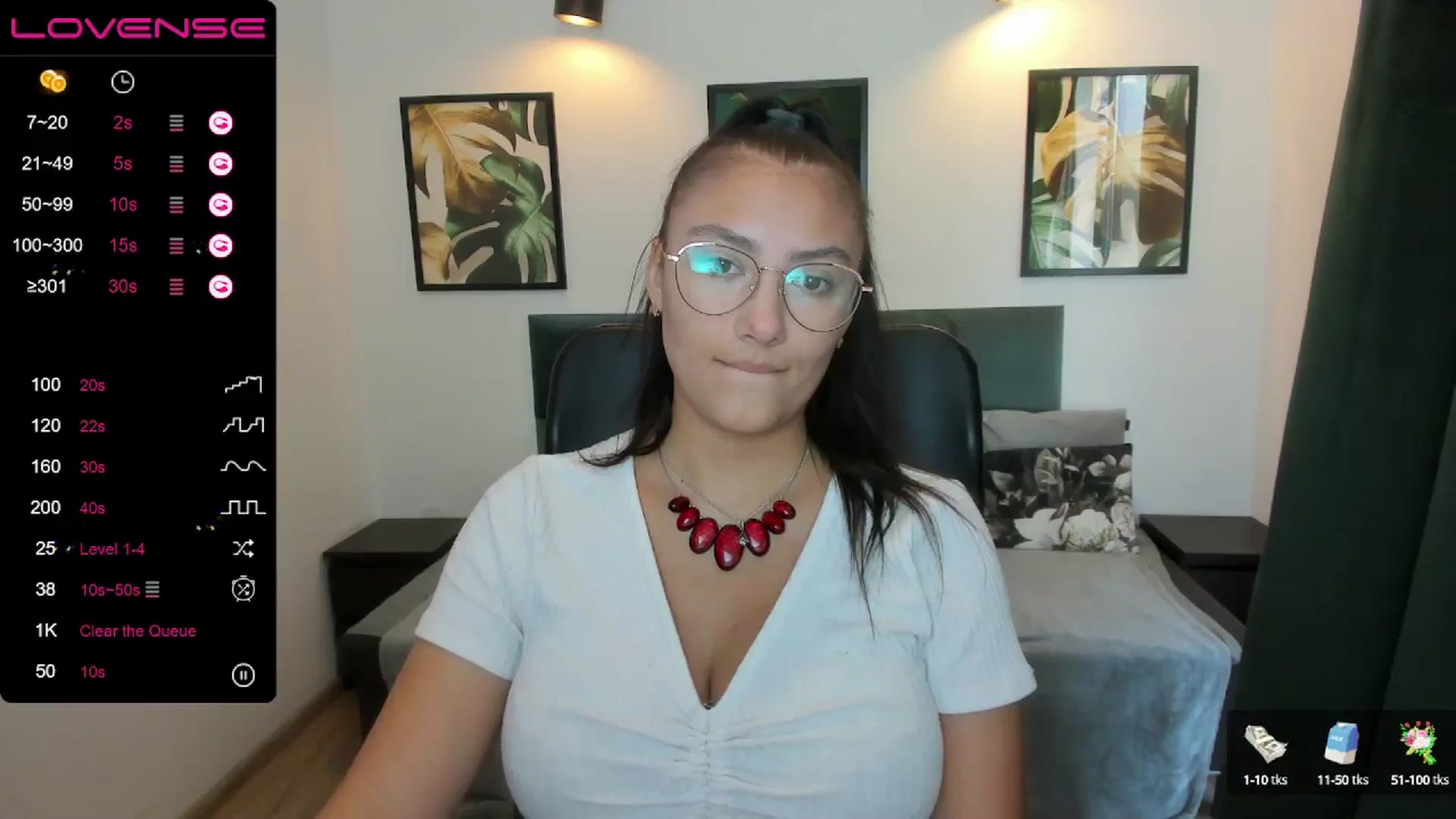 Gallery image thumbnail from SunfLowerr's myfreecams stream on, 09/14/2024, 16:02 image 6 of 20