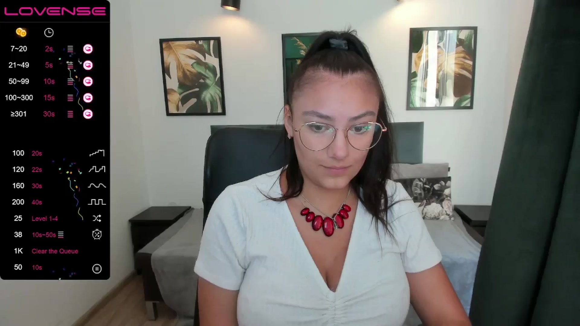 Gallery image thumbnail from SunfLowerr's myfreecams stream on, 09/14/2024, 16:02 image 16 of 20