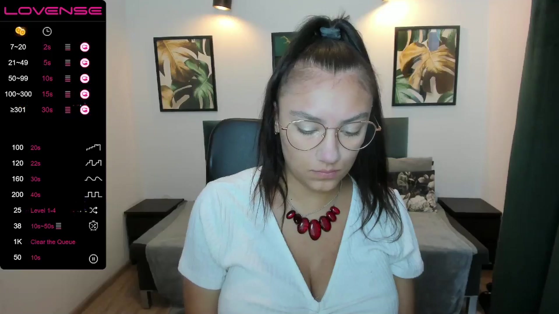 Gallery image thumbnail from SunfLowerr's myfreecams stream on, 09/14/2024, 16:45 image 14 of 20