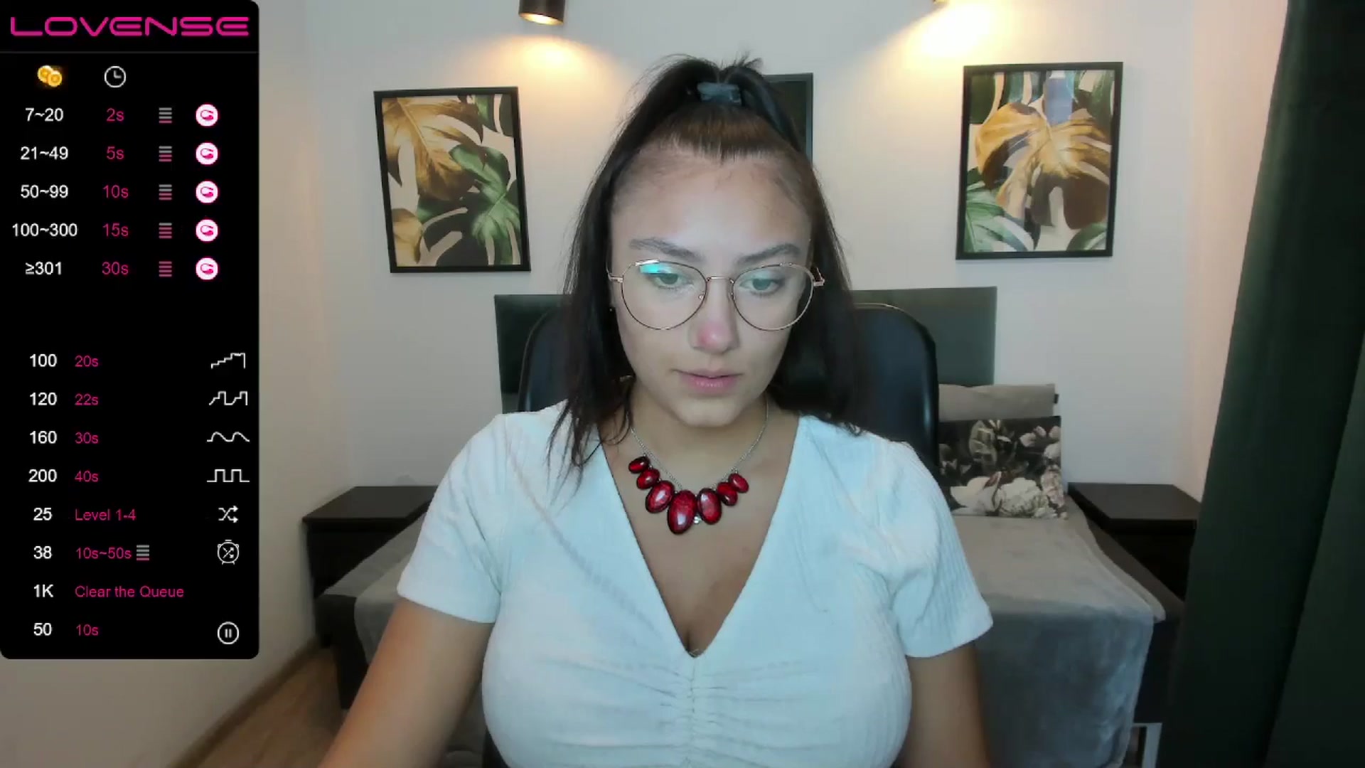 Gallery image thumbnail from SunfLowerr's myfreecams stream on, 09/14/2024, 16:45 image 3 of 20